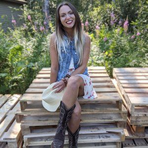 Meet your Posher, Christina